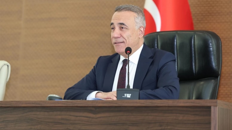 Halk yokluk çekerken AKP'li belediye başkanının yurt dışında iftar vermesi tepki topladı! Belediyeden açıklama geldi