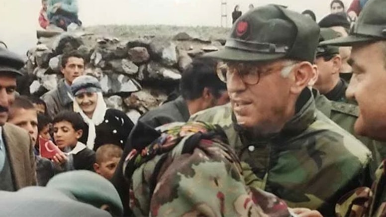 Apo, esas duruşta dinledi, beş dakikada kabul etti