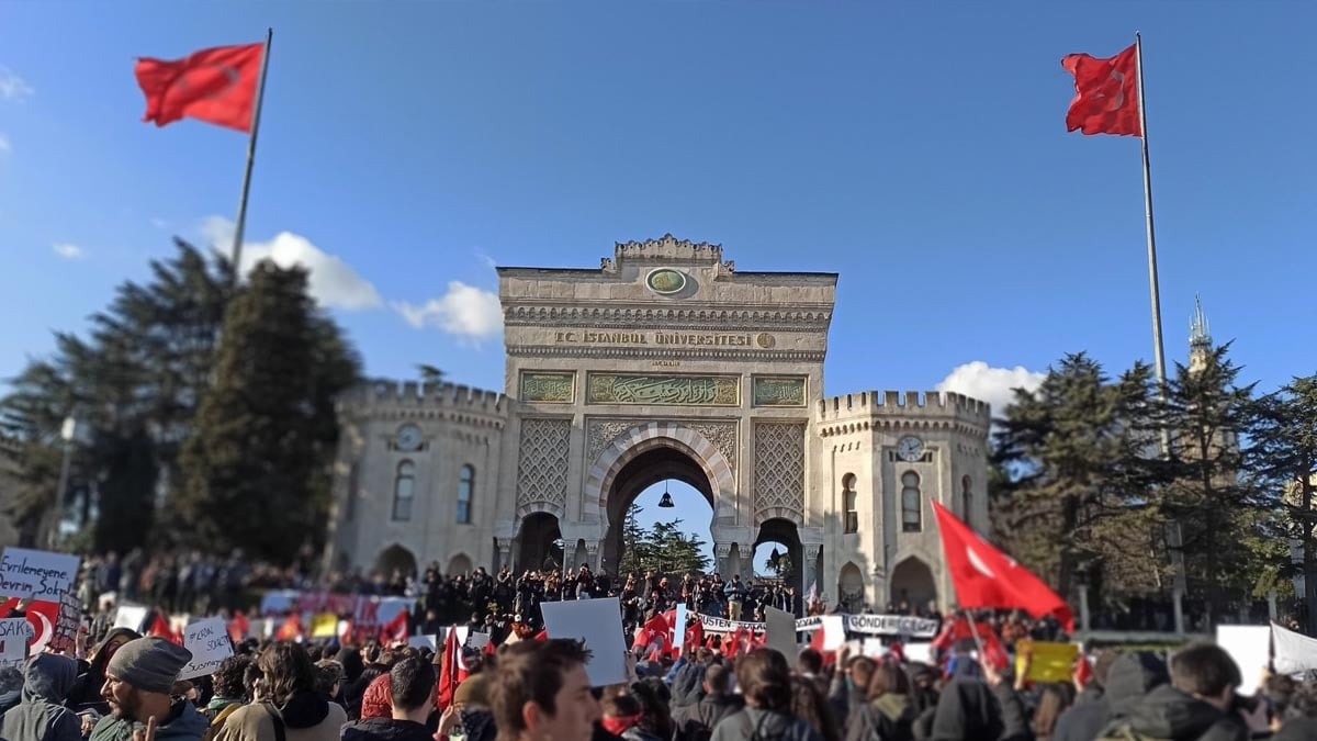 Binlerce üniversiteli Saraçhane'ye akacak: Öğrenciler Beyazıt'ta toplandı