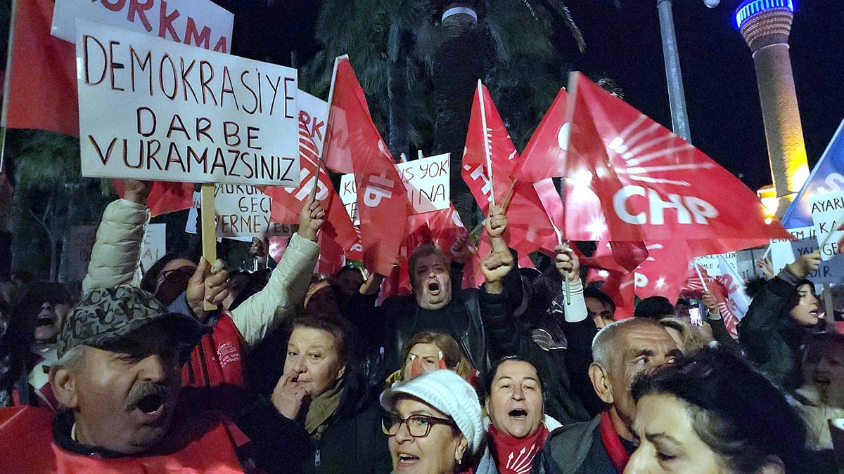 Bodrum meydanları “Umudumuz İmamoğlu” sloganları ile inledi