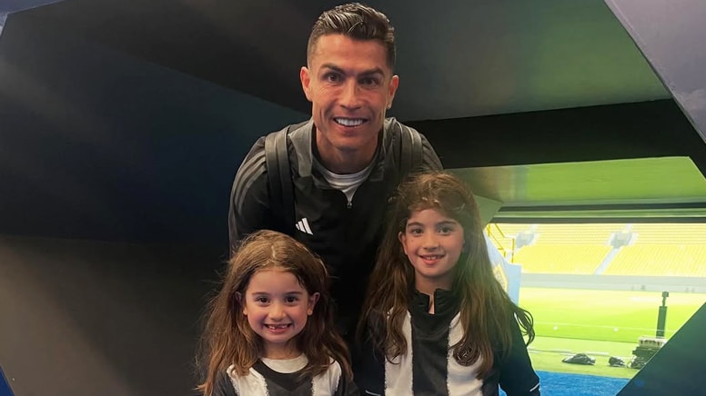 Fatih Terim'in torunları Cristiano Ronaldo ile buluştu