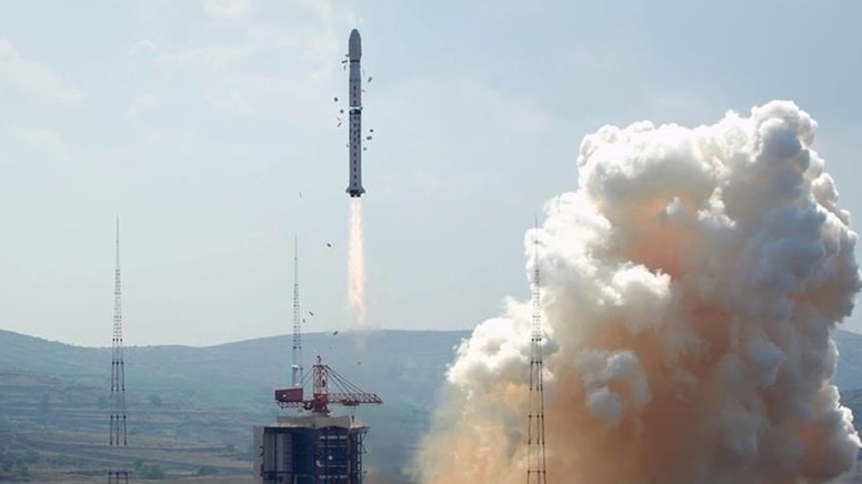 Çin, "Long March" roketiyle iletişim test uydusunu fırlattı!