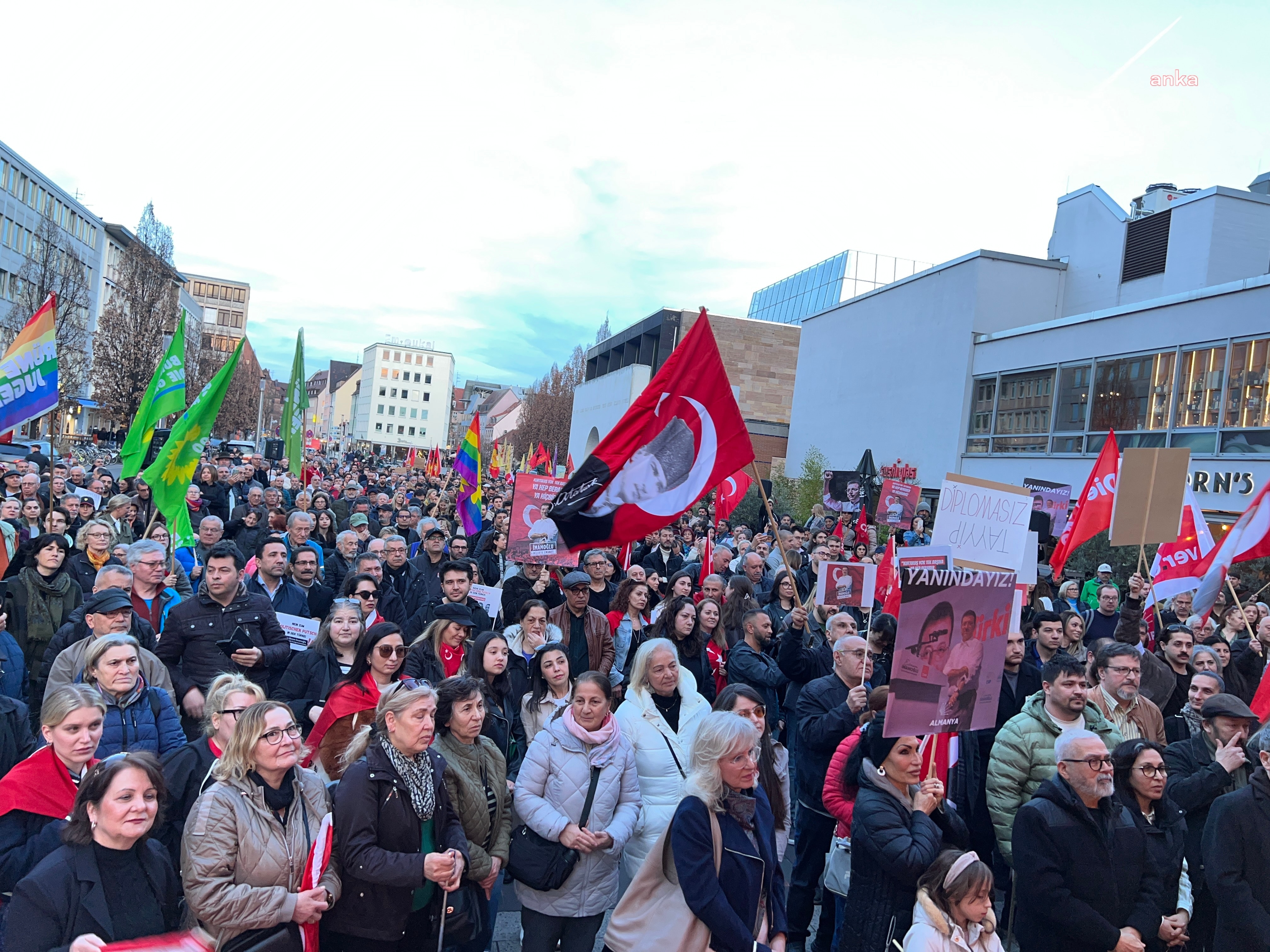 Almanya'da İmamoğlu’na büyük destek: “Ekrem Başkan yalnız değildir”