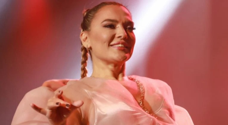 Demet Akal�n pide fiyat�na isyan etti