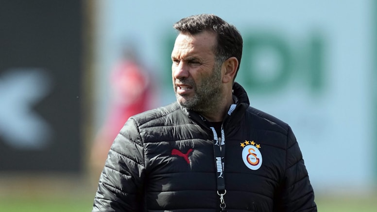 Okan Buruk tarihi maçta tribünde