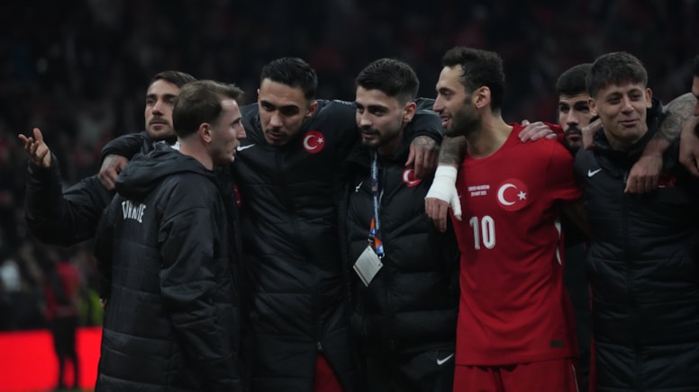 Hakan Çalhanoğlu'dan Arda Güler'e çağrı