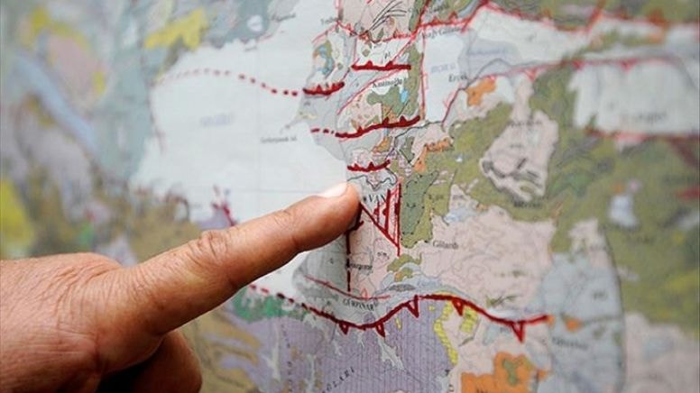 Yanlış alarm tüm şehri sokağa döktü