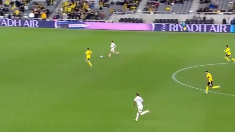 F.Bahçe aylarca oynasın diye bekledi! Yeni takımında ilk şov