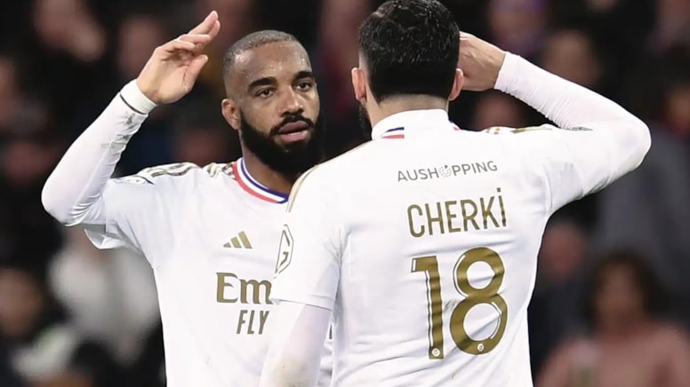 Lyon 6 yıldızının biletini kesti