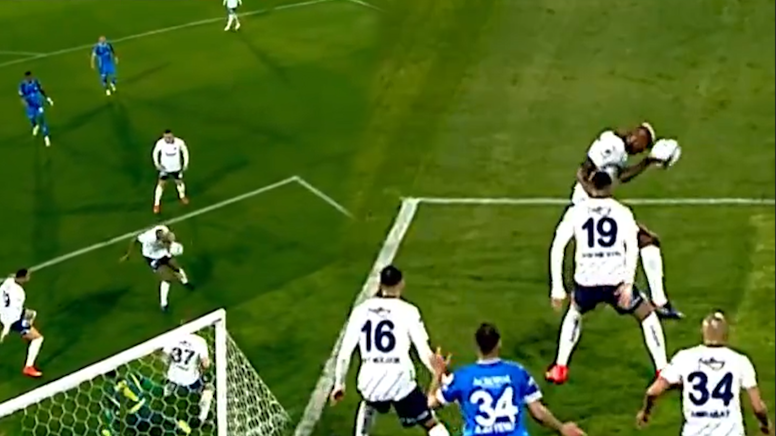 Bodrum'da ilk penaltı sosyal medyayı ikiye böldü