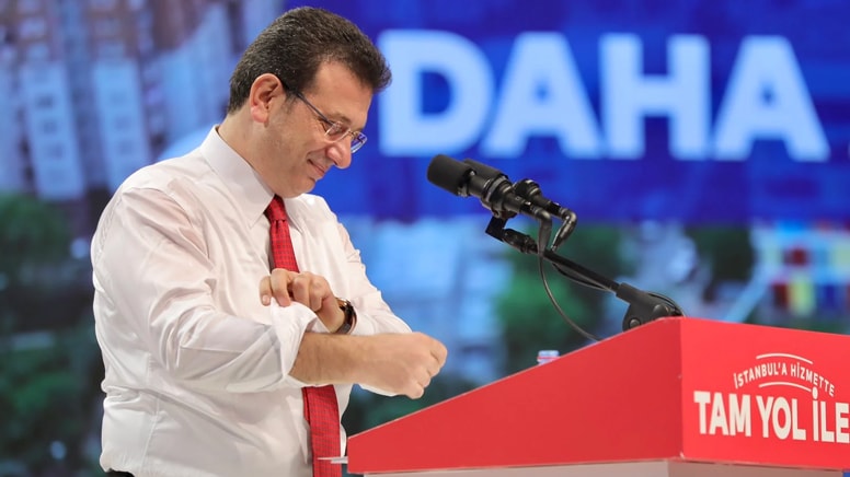 İmamoğlu, Diyarbakır'da Nevruz'u Kürtçe kutladı! Salon alkışlarla inledi