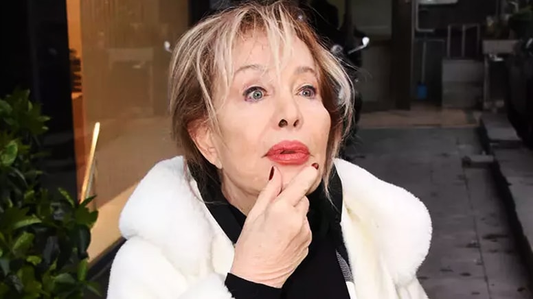 Emel Sayın: Botoks yaptırmaya geldim