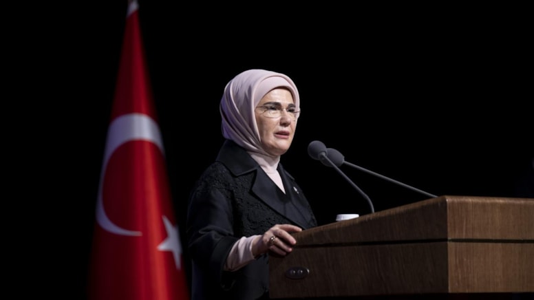 emineerdoganaa2144052jpg-ufH-R6blzkafx_0vYhsU3Q.jpg