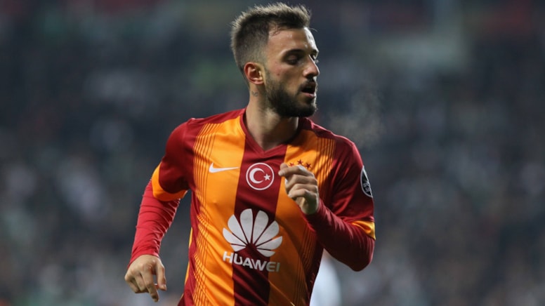 Futbolu bırakan Emre Çolak, yeni mesleğiyle köşeyi döndü
