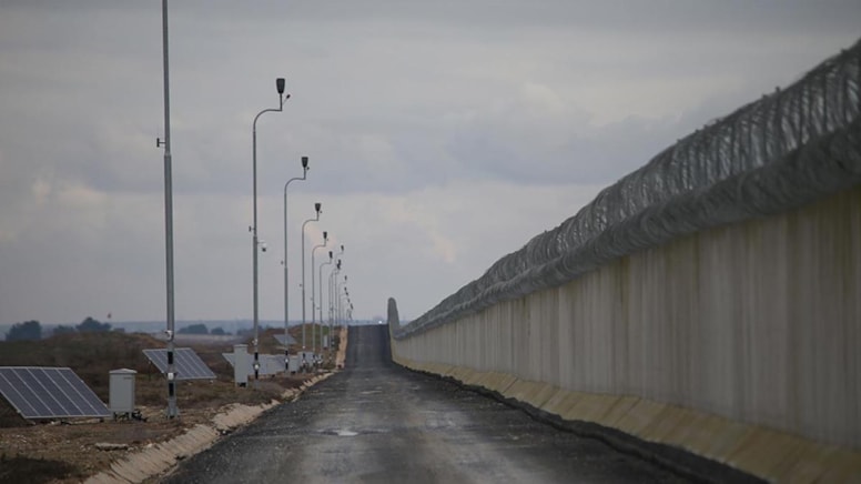 Taylandlılar dolandırıcılığa karşı sınıra duvar örecekler