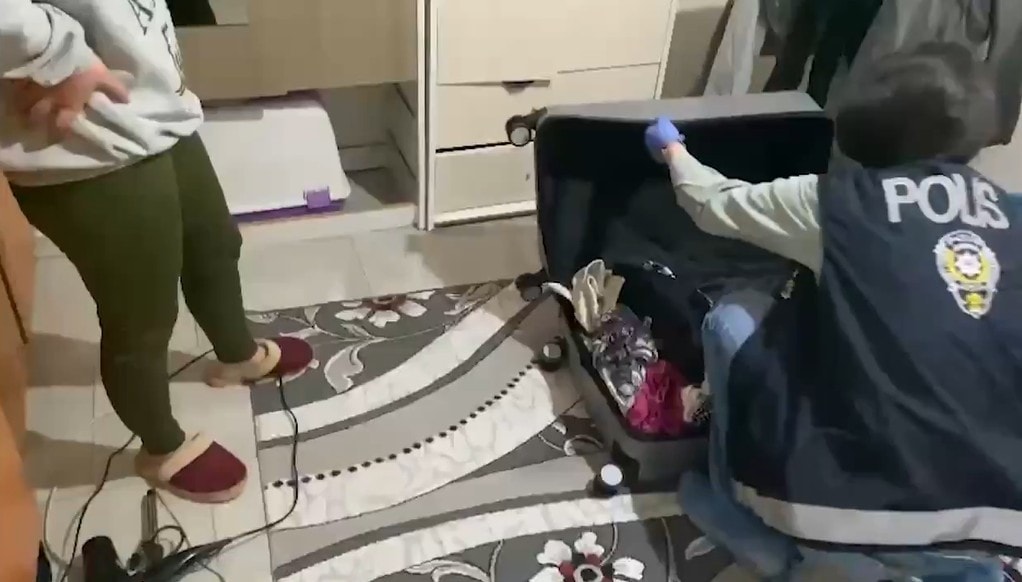 Denizli'de 'eskort ilanı' operasyonu