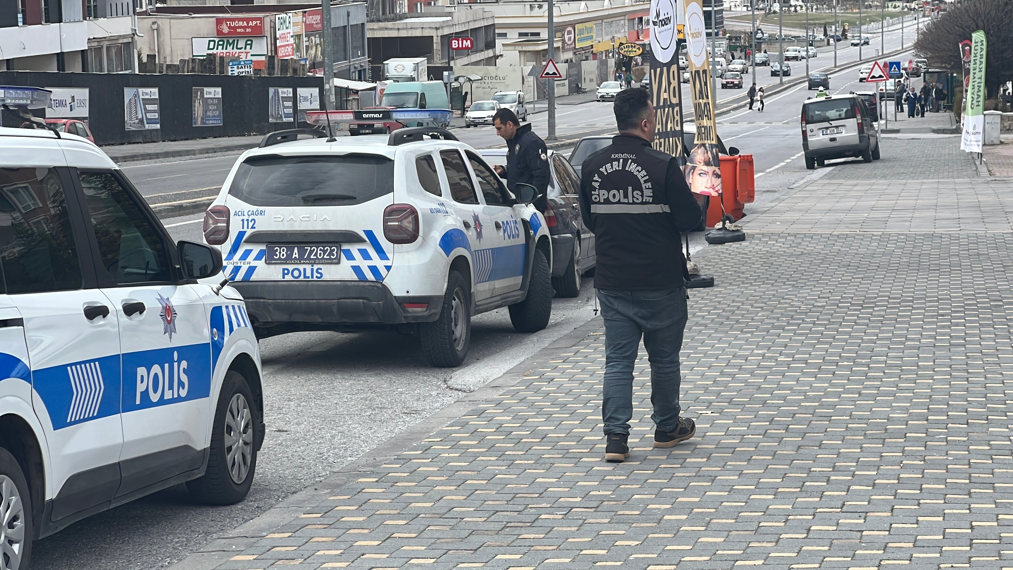 Eski sevgilisinin çalıştığı güzellik merkezini kurşunlayıp kaçtı