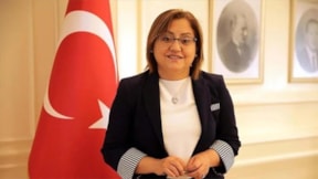 AKP’li Fatma Şahin’in Suriye hayranlığı bitmiyor! Emevi Camii halılarından sonra yeni adım