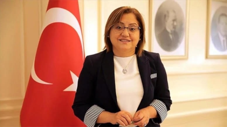 AKP’li başkan Fatma Şahin, 40 yılını aşmış çiftleri umreye gönderecek