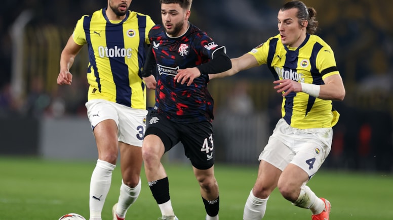 Fenerbahçe'nin kamp kadrosu açıklandı! 2 isim eksik...