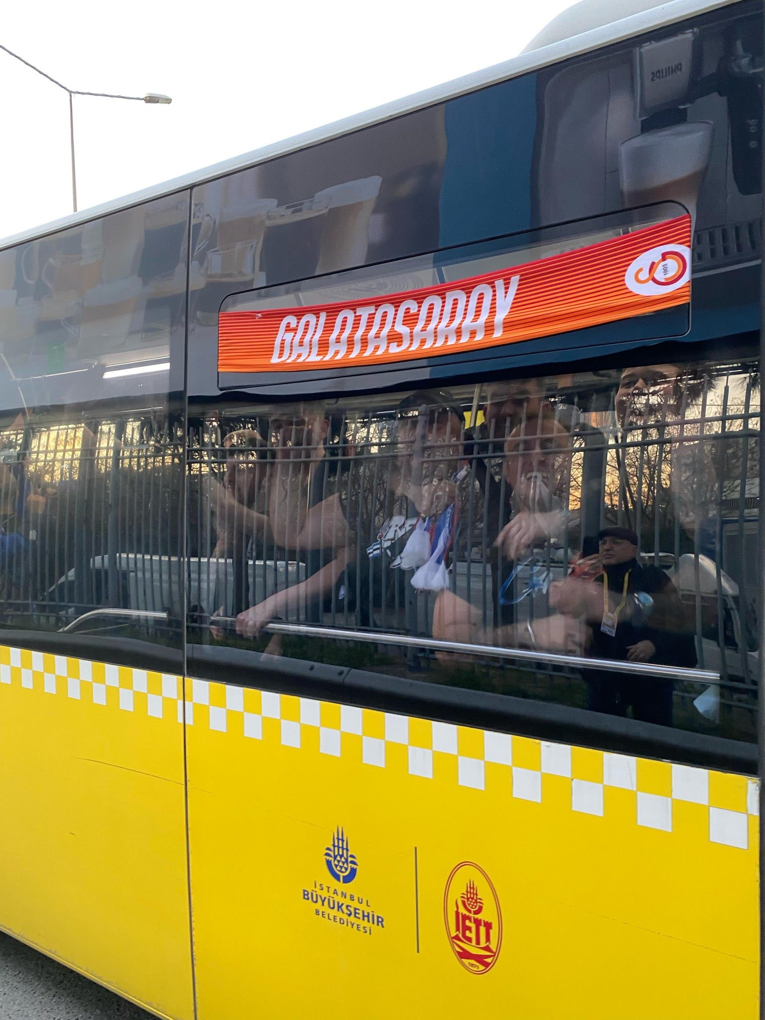Rangers taraftarları Kadıköy'e böyle geldi! G.Saray detayı