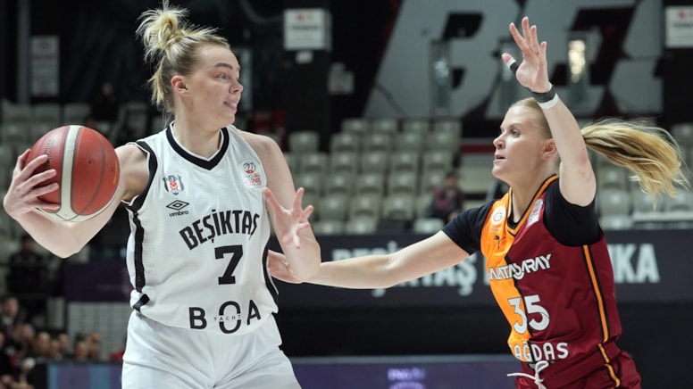 Beşiktaş derbiyi kazandı Dörtlü Final'e kaldı