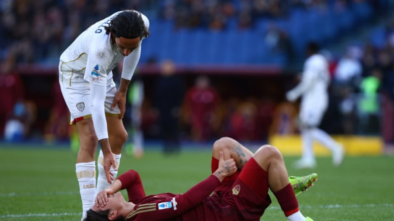 Yıldız futbolcu sezonu kapattı! Ameliyat olacak