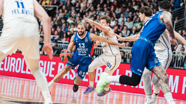 Anadolu Efes’ten kritik galibiyet