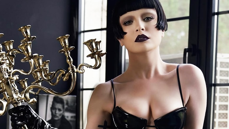 Gonca Vuslateri, Paris dergisinde... Görenler tanıyamadı