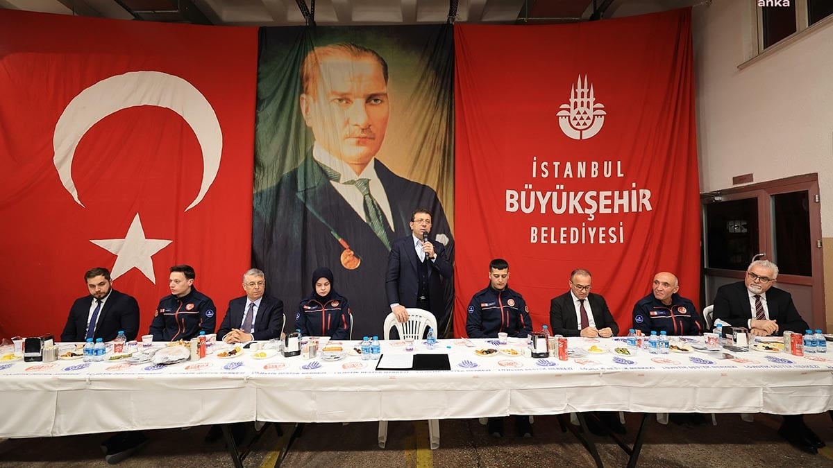 Ekrem İmamoğlu itfaiyecilerle iftar yaptı: “Tarihteki en mühim zaman birimlerinden bir tanesini yaşıyoruz”