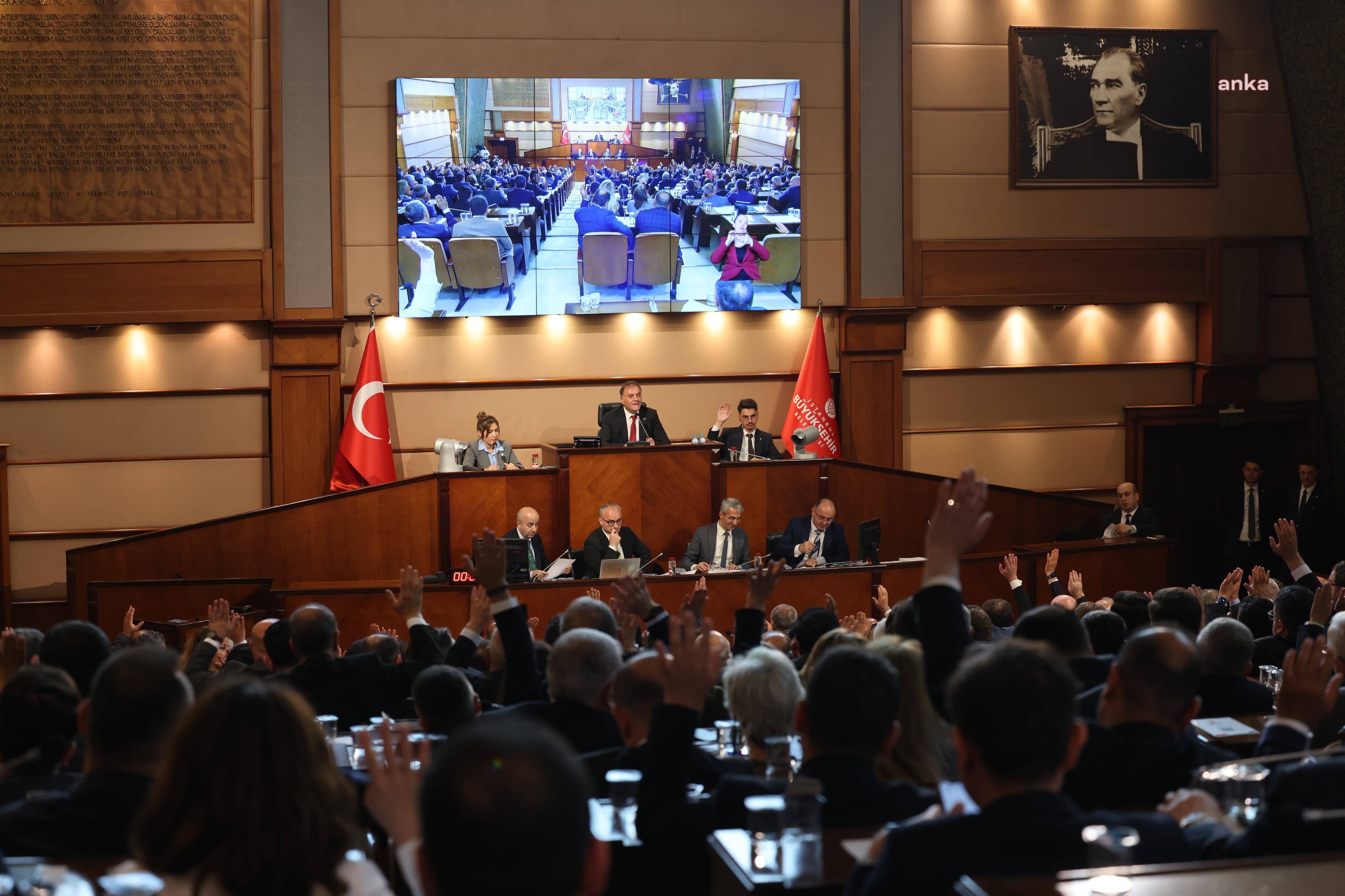 İBB Meclisi'ndeki olağanüstü toplantı iptal edildi