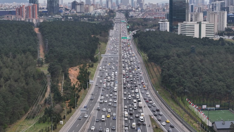 İstanbul'da akşam saatlerinde trafik yoğunluğu yüzde 80'i aştı