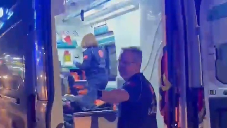 Bisikletiyle tur atmak isterken denize düştü!