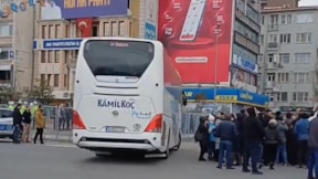 İmamoğlu ablukasına otobüs yetmedi: Polisler yolcu otobüsleriyle taşındı