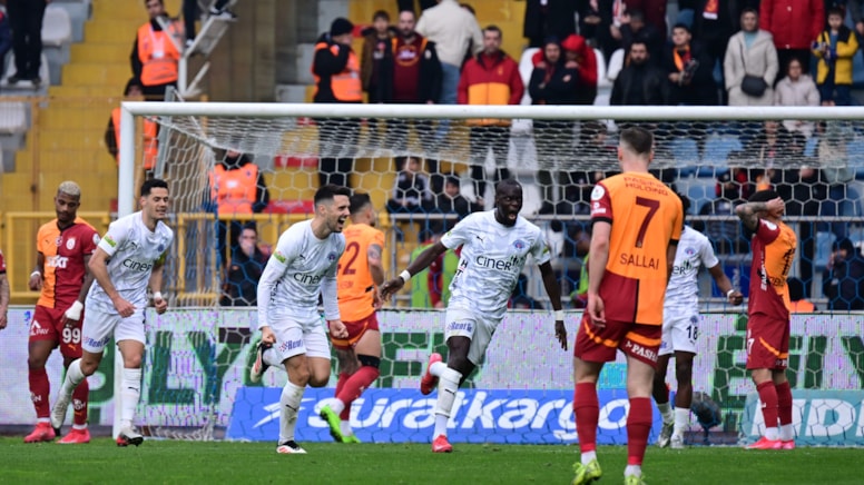 Kritik maçta gol yağmuru! Galatasaray'a 'Paşa' çelmesi