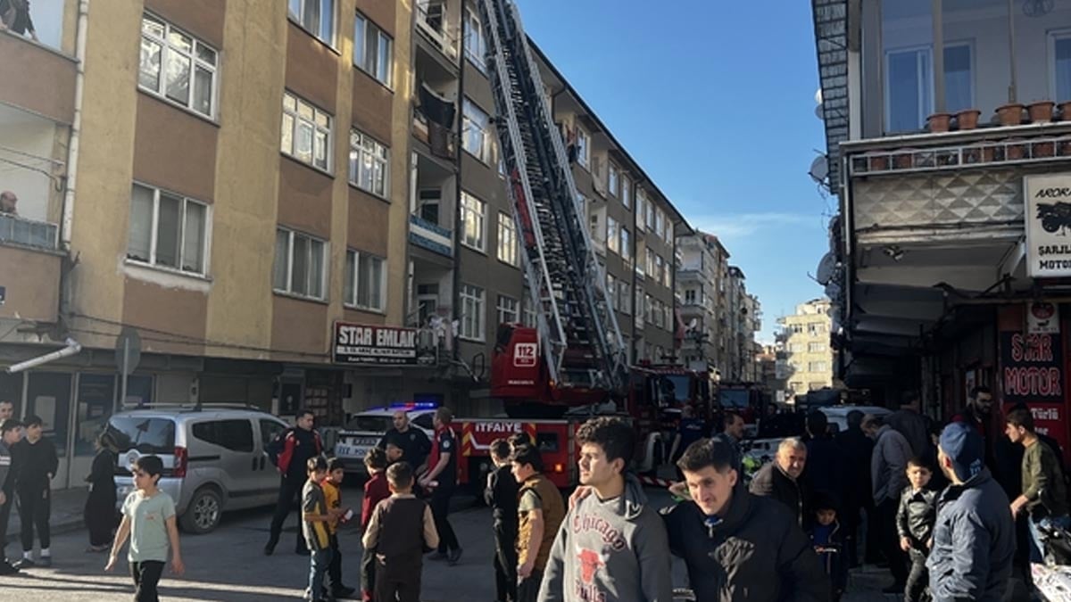 Alkol kullanan şahıs evini ateşe verdi