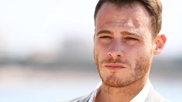 Sabancıların torunundan yeni ayrılmıştı... Kerem Bürsin'den radikal karar