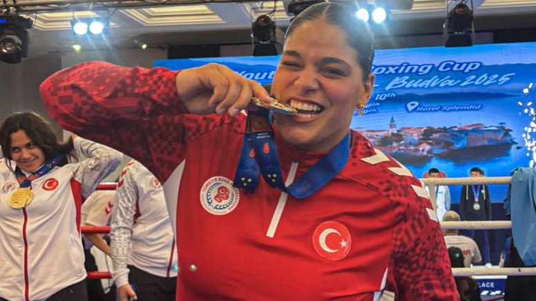 Milli boksör Havvanur Kethüda dünya şampiyonu!