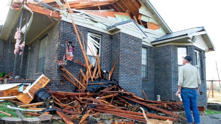 ABD'de kasırgalar taş üstünde taş bırakmadı: 40 kişi hayatını kaybetti
