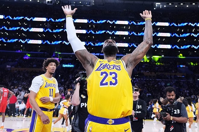 LeBron James'ten tarihi başarı! NBA'de çığır açtı...