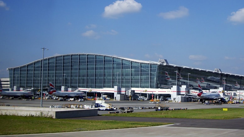 Londra Heathrow Havalimanı'nda uçuşlar yeniden başlıyor