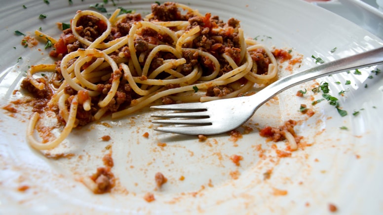 "Bir şey olmaz" diyerek yediği makarna canına mal oldu