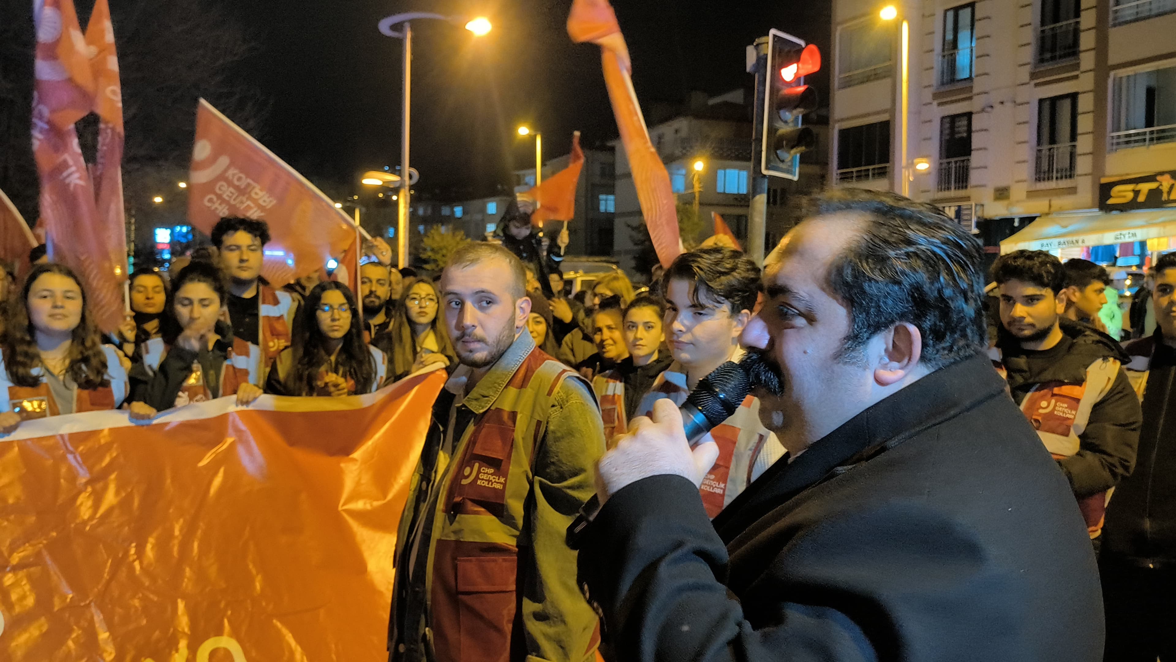 İmamoğlu'na gözaltı kararına tepki gösteren Malatyalılar sokaklara döküldü