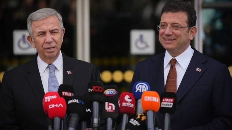 Yeni Akit'in bu manşetine tepki yağdı