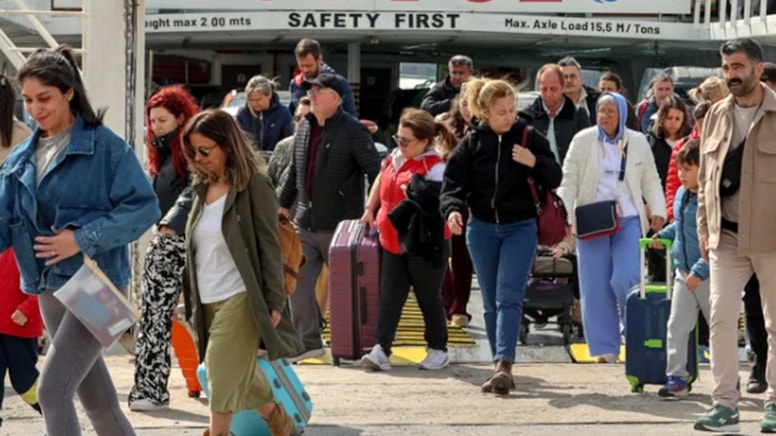 Türkler bayram tatili için akın akın o adaya gitti