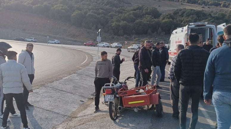 Otomobil ile sepetli motosiklet çarpıştı: 1 ölü, 1 yaralı