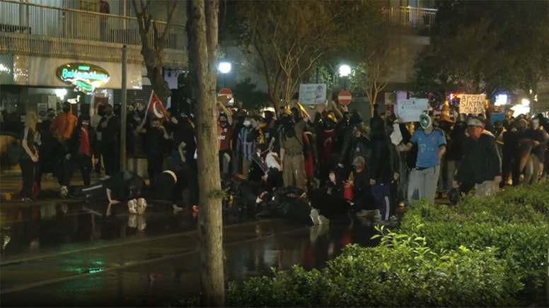 İzmir'deki eylemde polis müdahalesi