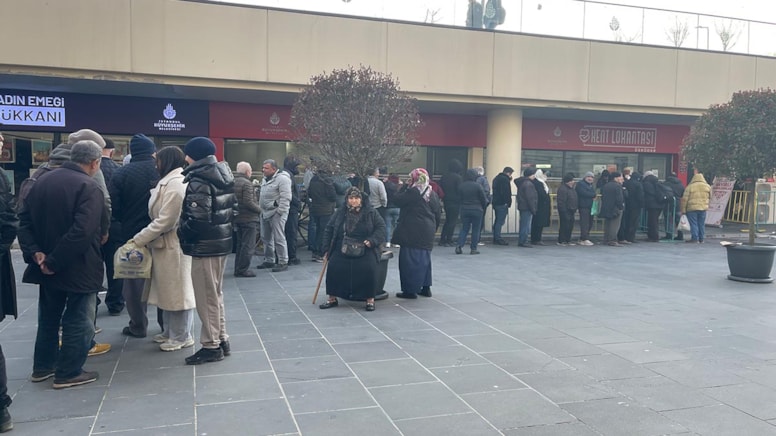 Kent Lokantaları'nda iftar kuyruğu: