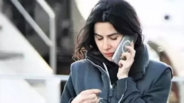 Nesrin Cavadzade telefonu elinden düşürmedi