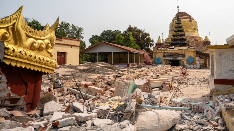 Myanmar derpeminde ölenlerin sayısı 1.600'ü aştı: Hükümet interneti kesiyor